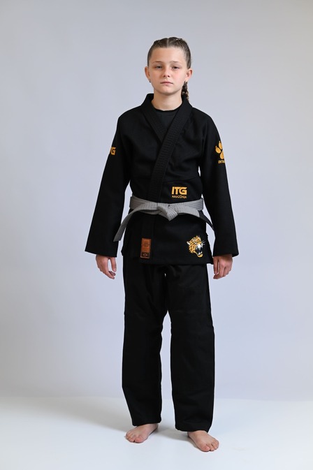 Kimono Infantil In The Guard Feminino Jaguar Preto - Padrão CBJJ 